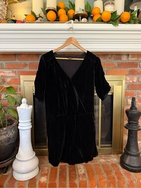Black Velvet Romper | Elegant Holiday Cocktail Romper | Women’s 6